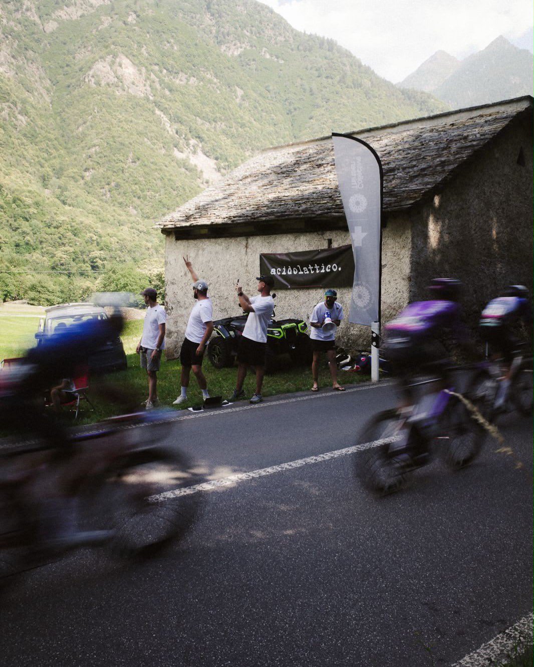 ASSOS C13 x acidolattico – FUNzone Valfresca, il Lombardia ride, foto 2